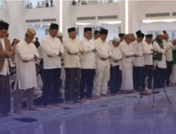 Ketua DPRD Provinsi Lampung, Ahmad Giri Akbar, menghadiri kegiatan Refleksi Akhir Tahun dan Doa Bersama (Istighosah) yang digelar di Masjid Raya Al-Bakrie Lampung