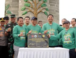 Sinergi Pusat dan Daerah: Menteri PKP dan Gubernur Lampung Resmikan Tugu Taman Kehati serta Tanam Sejuta Pohon